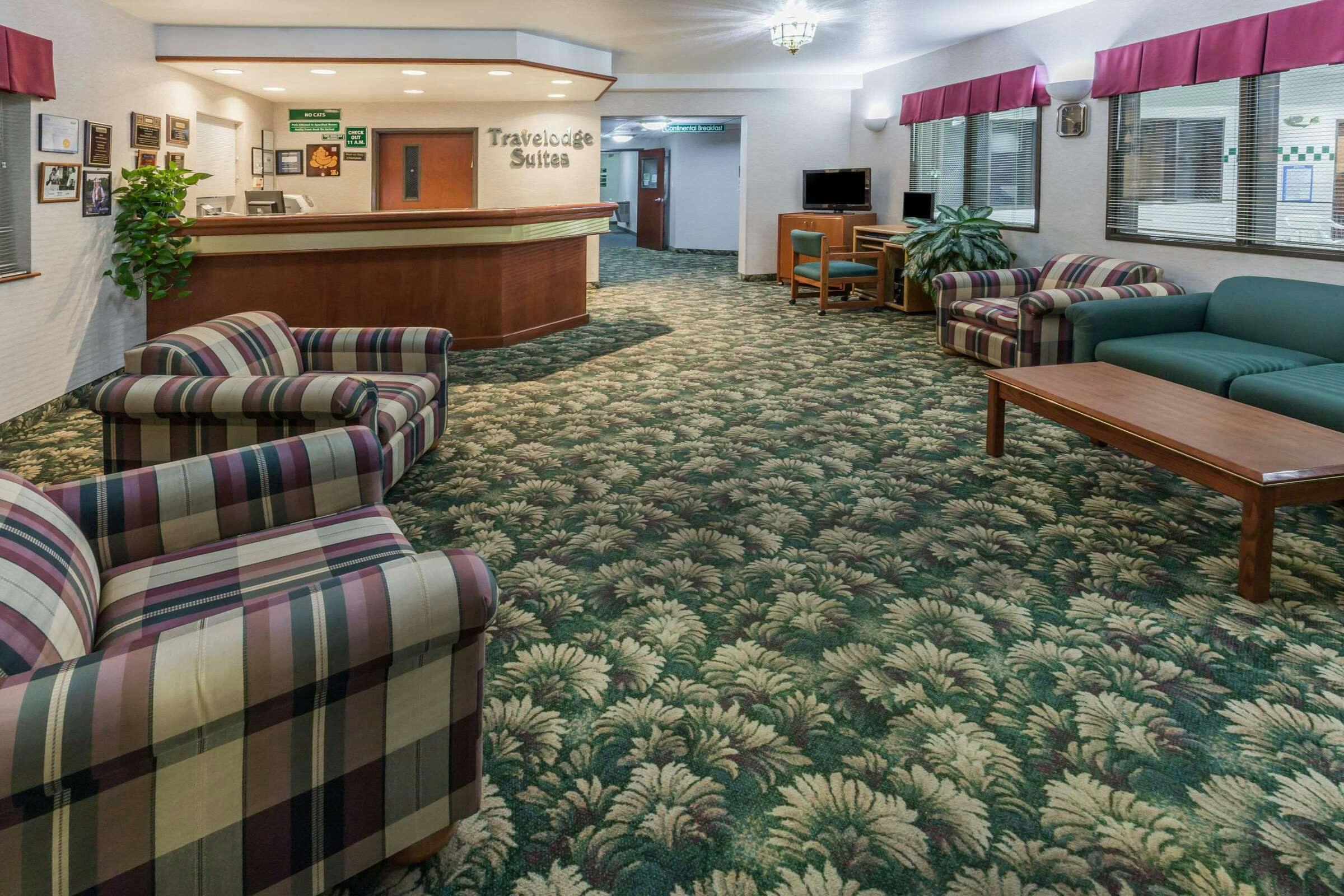 Hotel Travelodge Suites by Wyndham Newberg photo 3