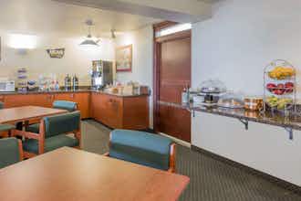 Hotel LDG NBA Newberg OR Travelodge photo 4