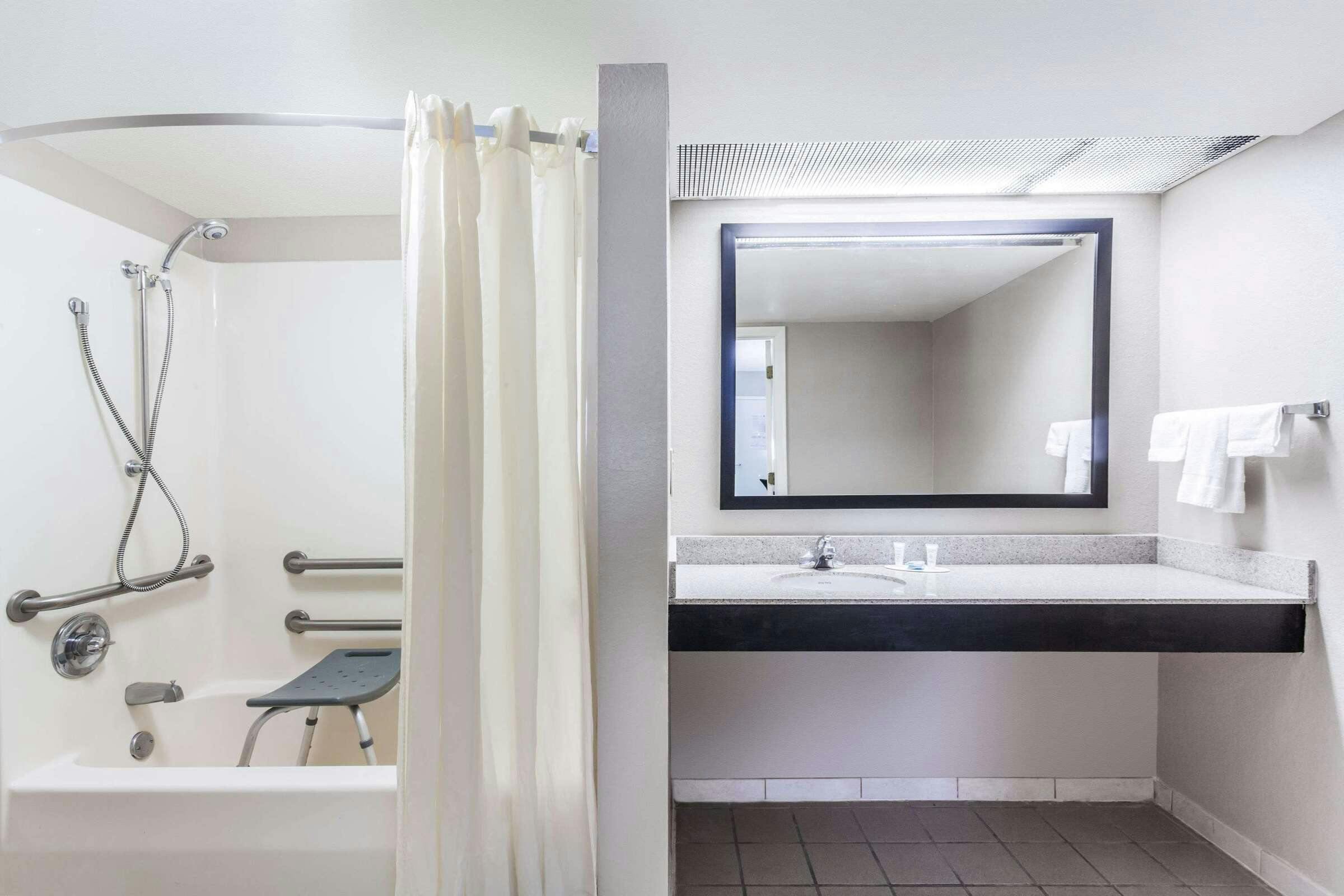 Hotel Super 8 by Wyndham Pigeon Forge Dollywood Lane photo 5