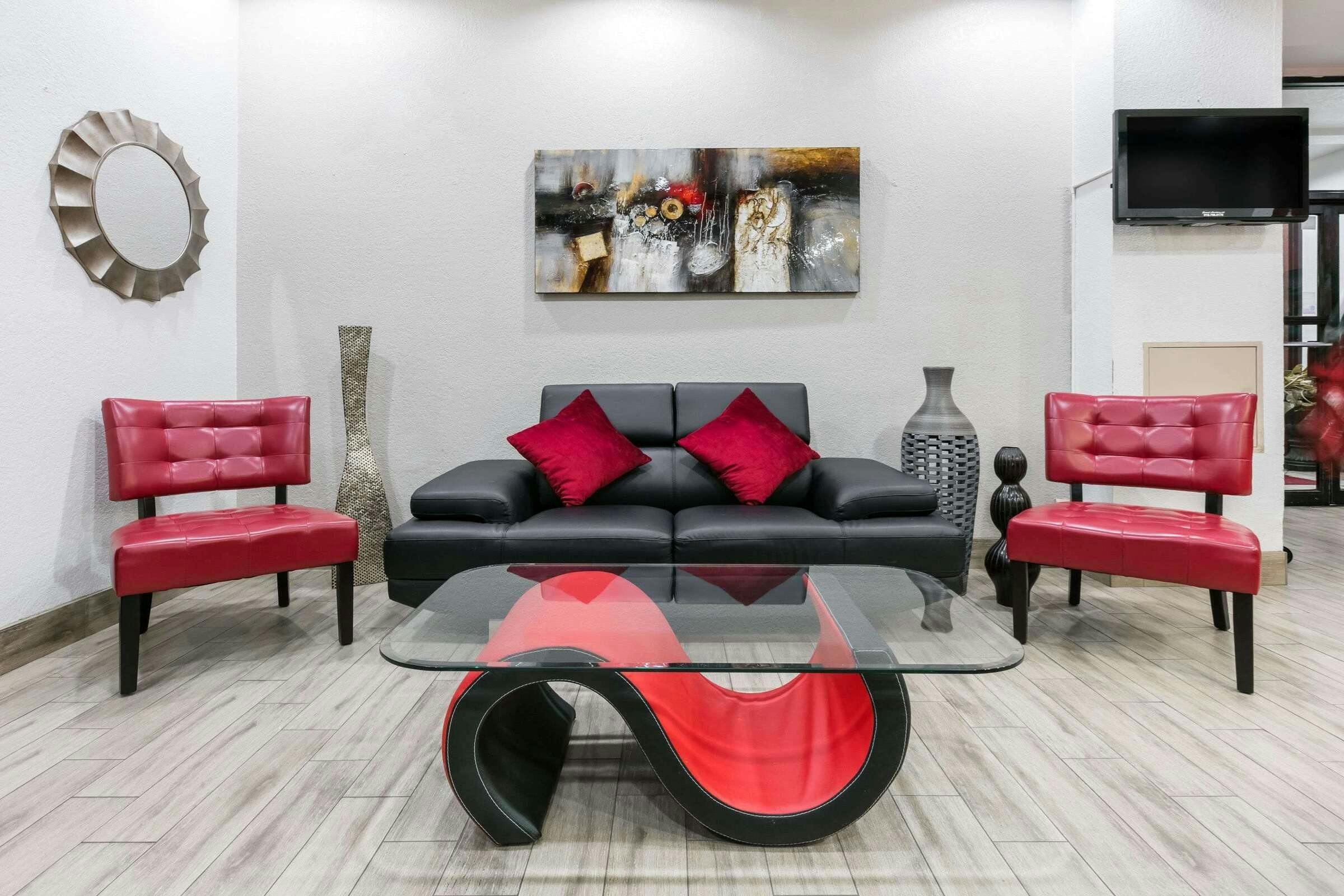 Hotel Ramada by Wyndham Oklahoma City Airport North photo 2