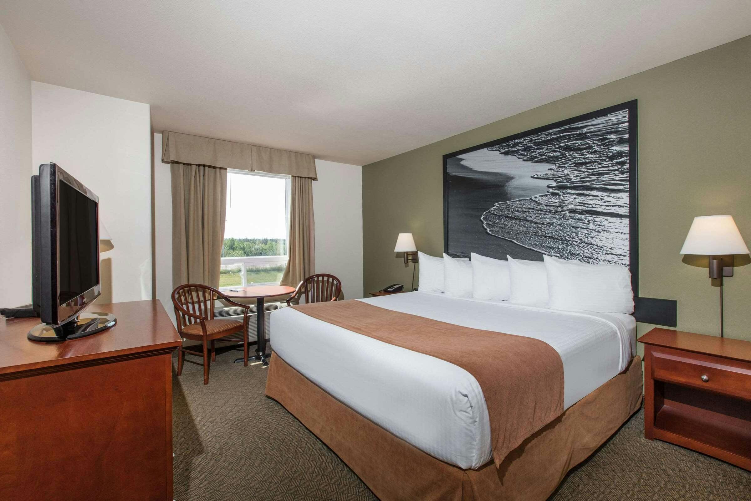 Hotel Super 8 by Wyndham Amherst NS photo 3