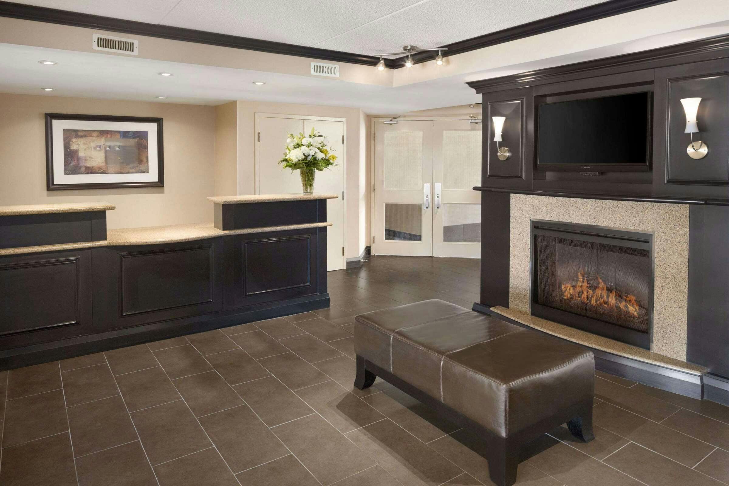 Hotel Days Inn Brantford photo 1