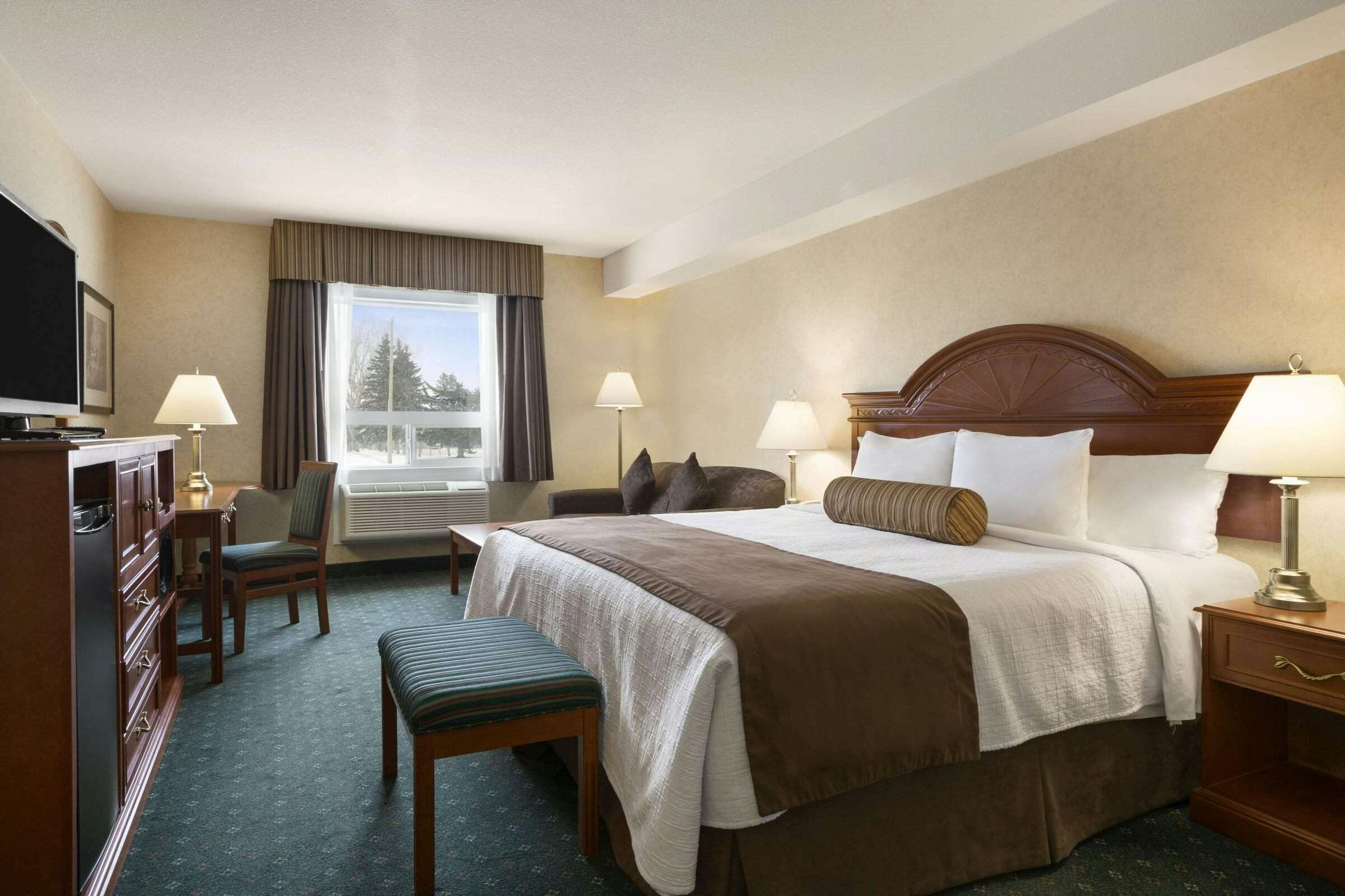 Hotel Travelodge Strathmore photo 1