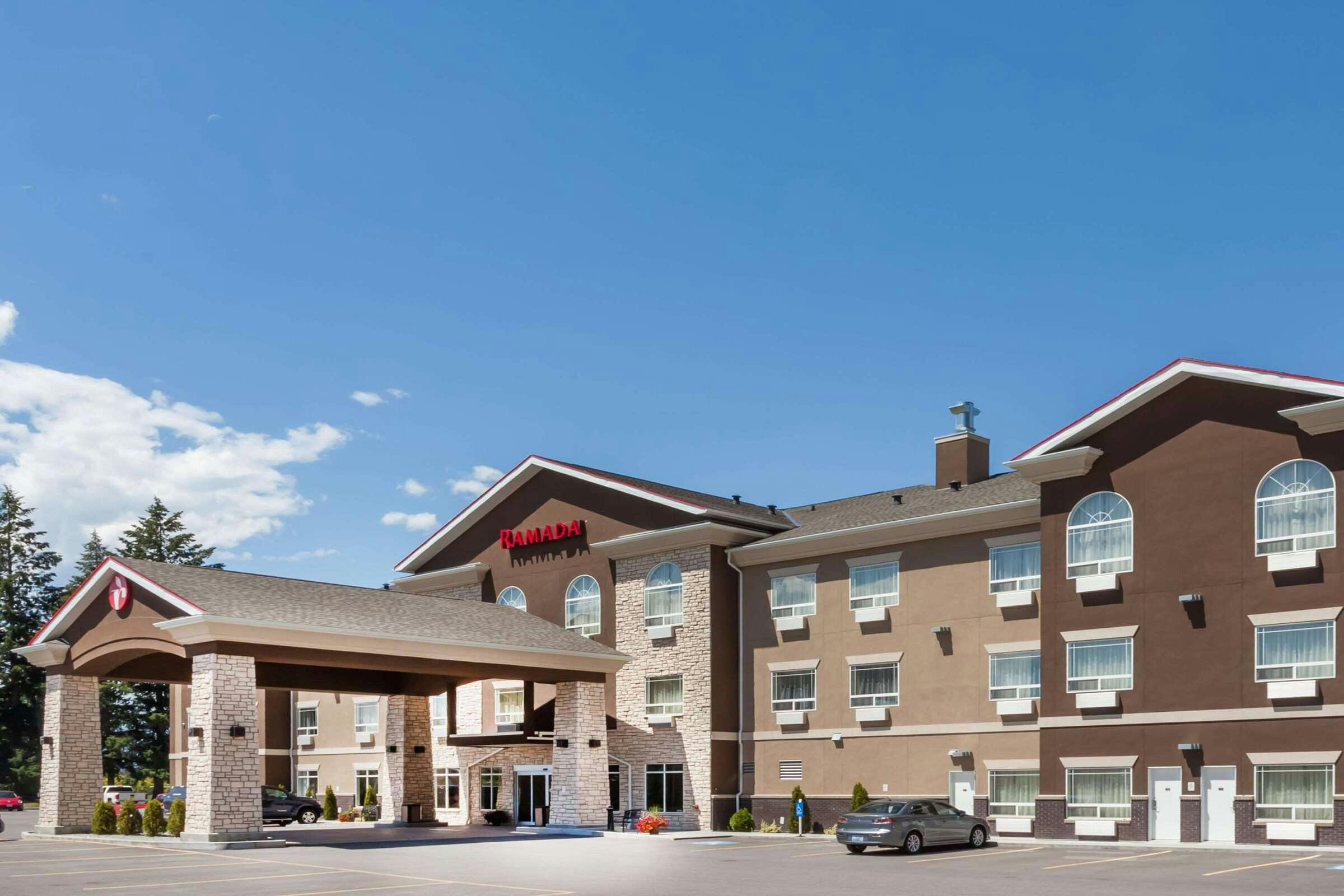 Ramada Creston