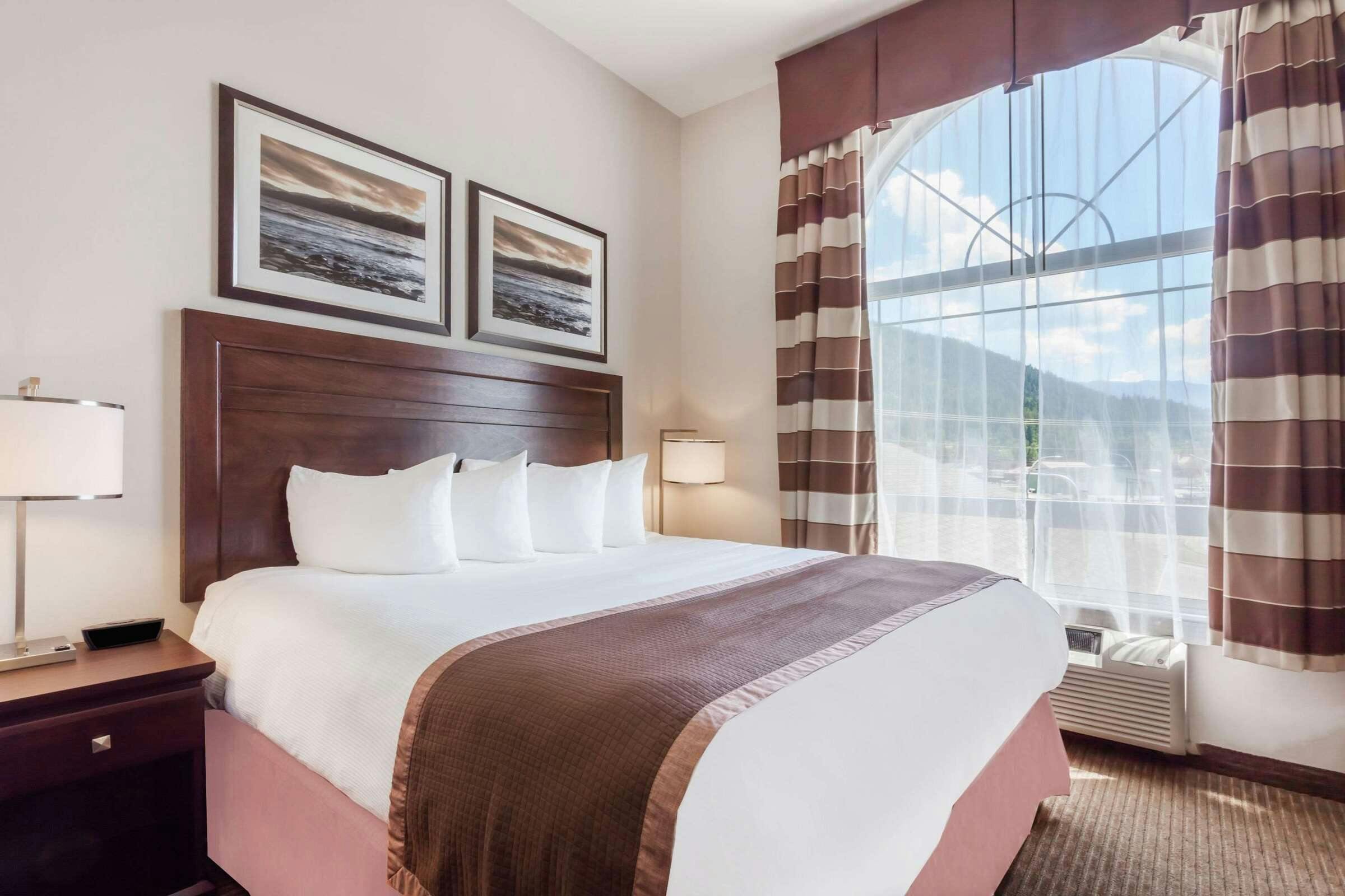 Hotel Ramada Creston photo 2