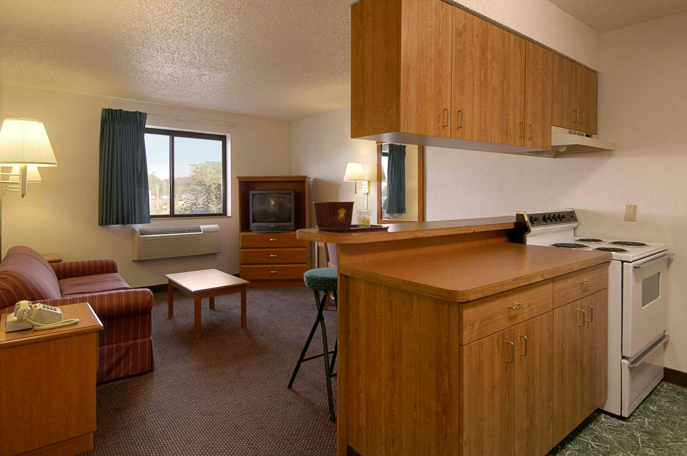 Hotel Super 8 Pulaski photo 5