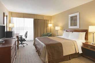 Hotel Ramada Belleville Harbourview photo 1
