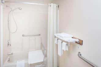 Hotel Super 8 Pekin Peoria Area photo 2