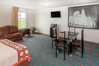 Hotel Super 8 Pekin Peoria Area photo 4