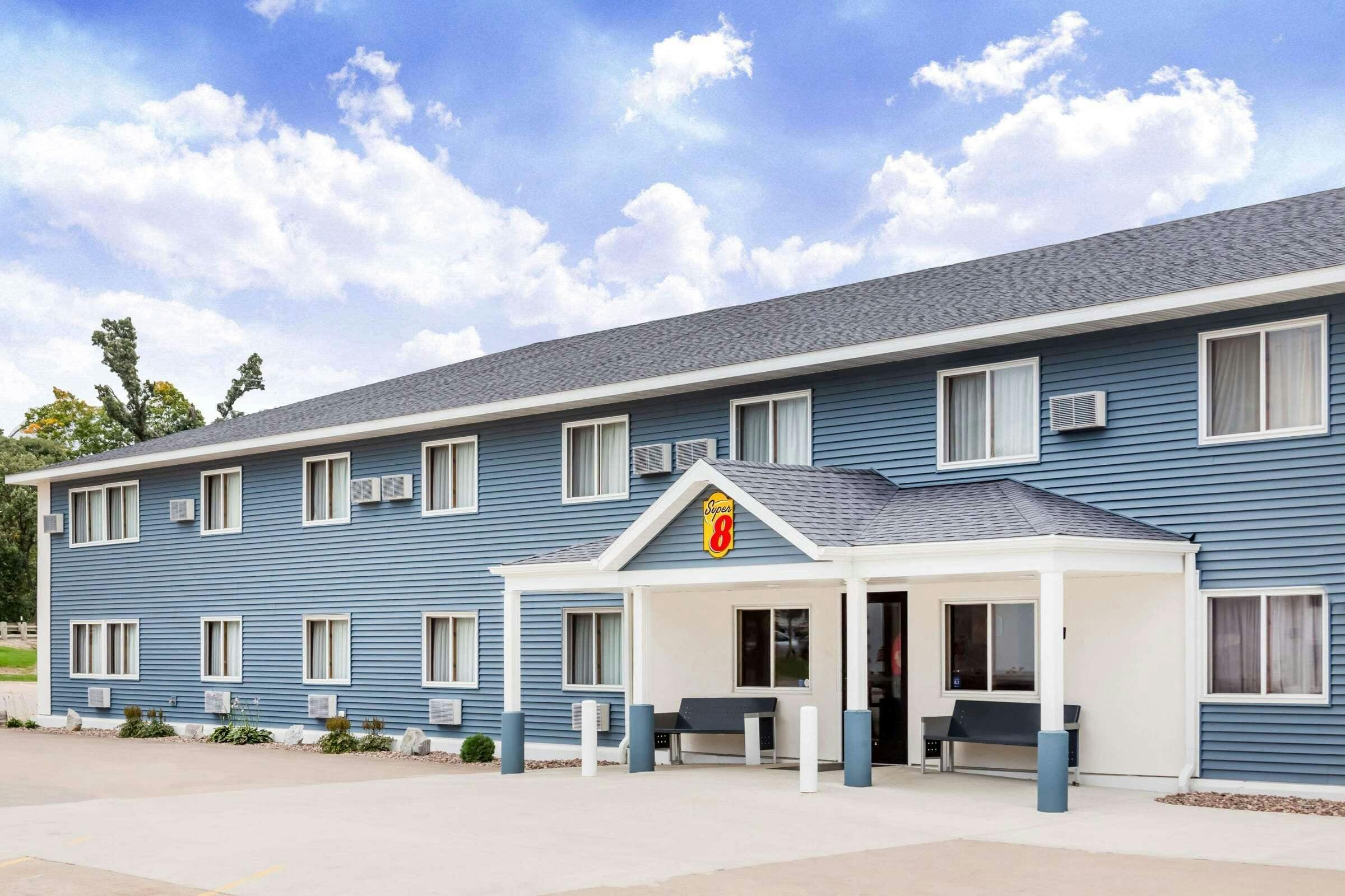 Super 8 Platteville