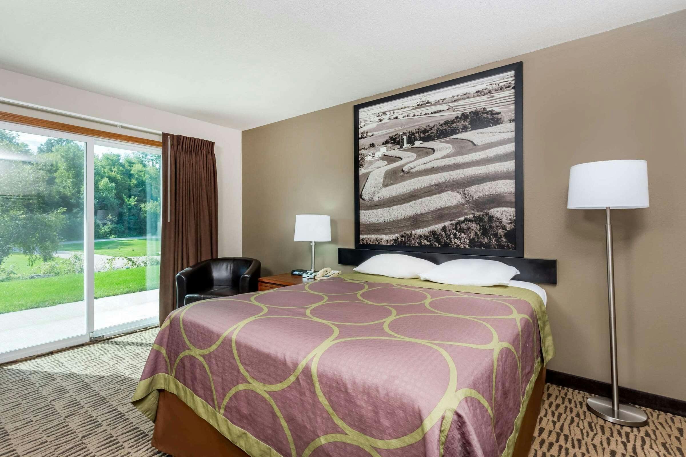 Hotel Super 8 Platteville photo 1