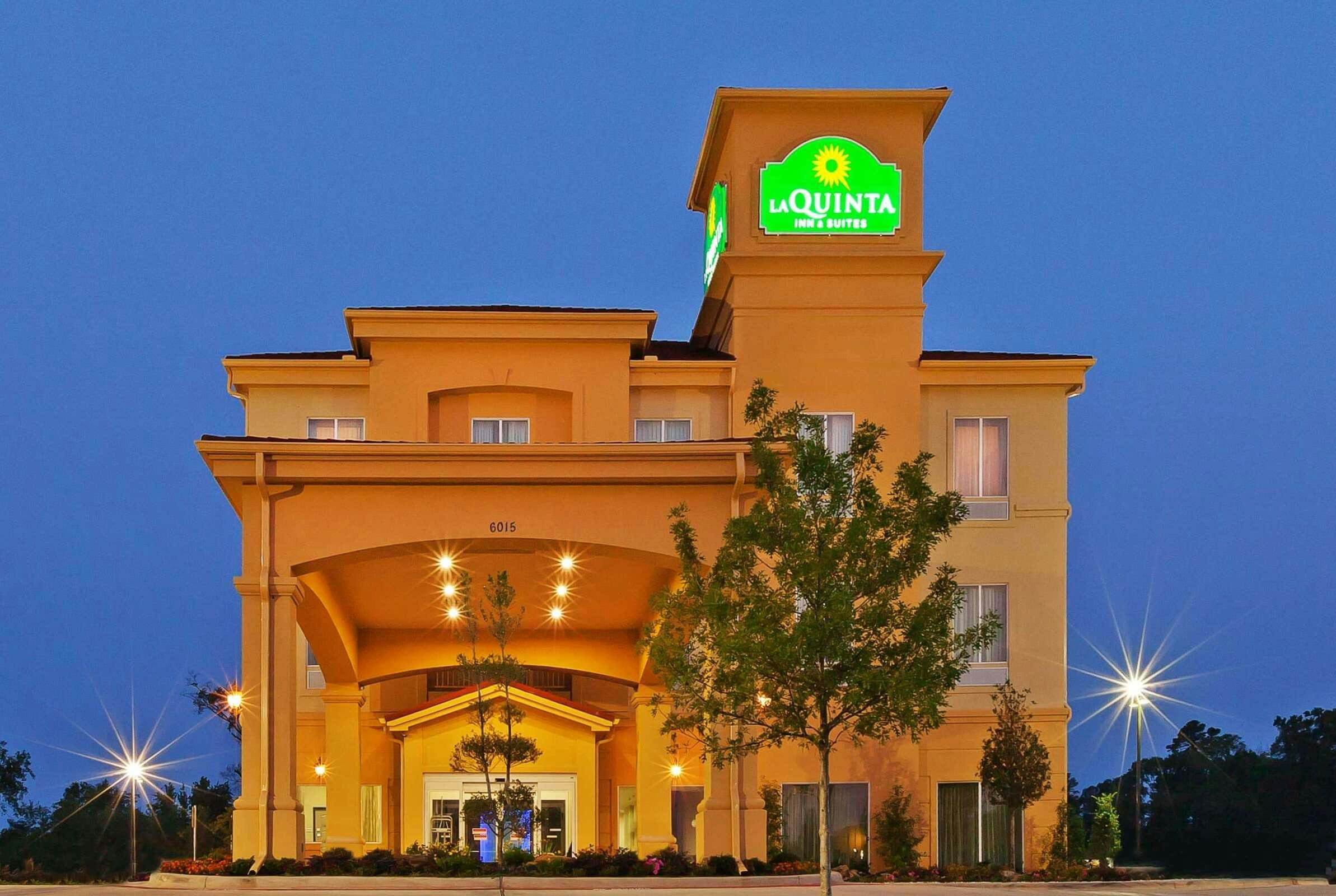 La Quinta Inn & Suites by Wyndham Marshall