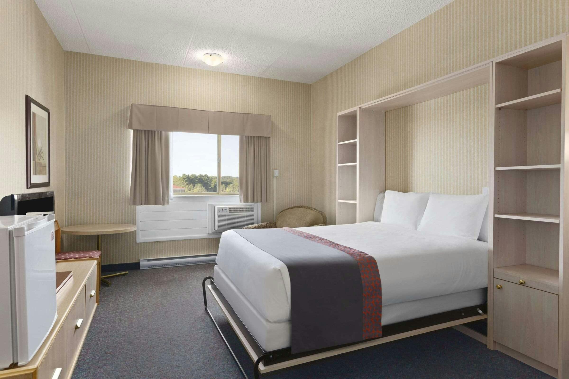 Hotel Days Inn by Wyndham Bridgewater Conference Center photo 1