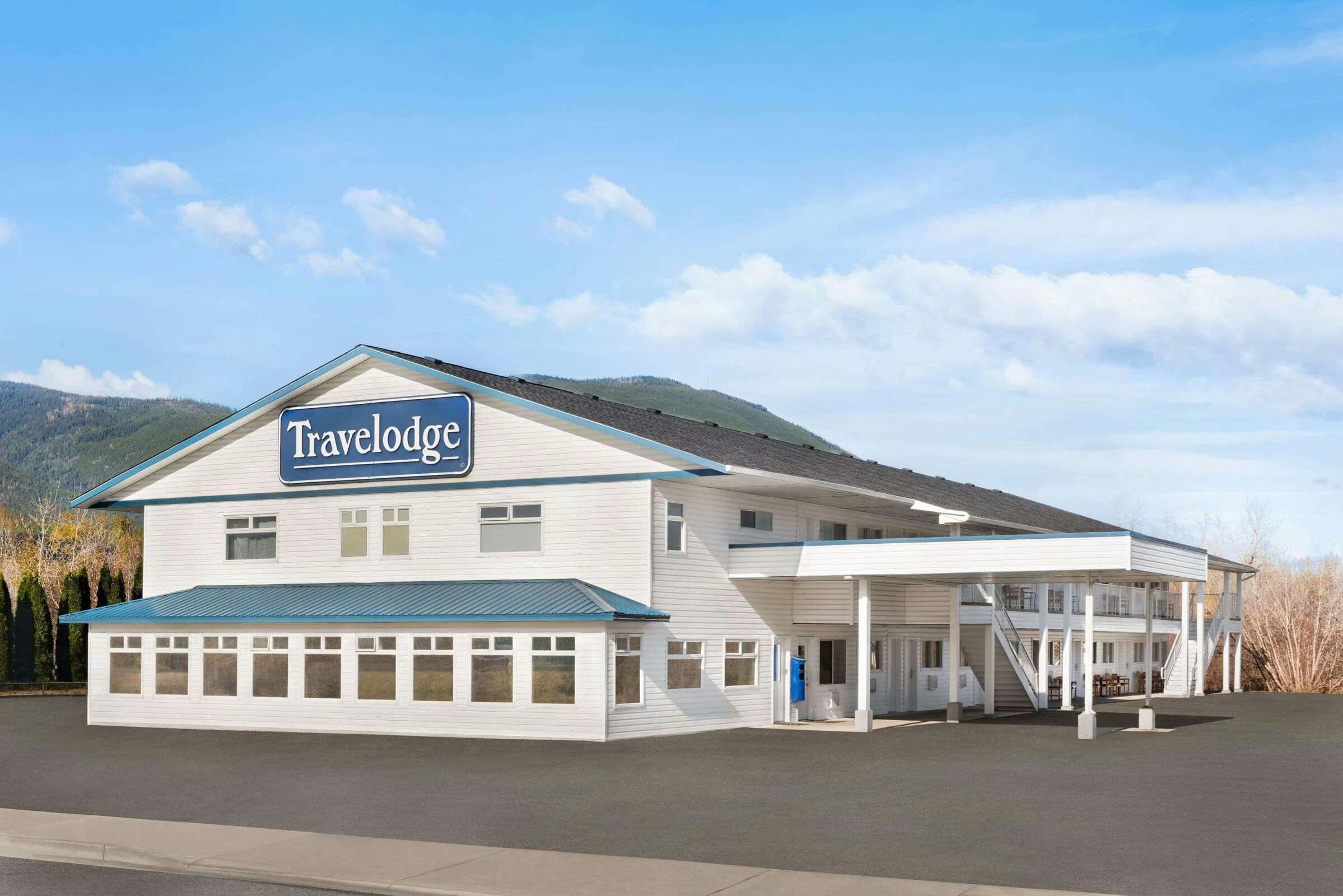Hotel Travelodge Wyndham Salmon Arm photo 2
