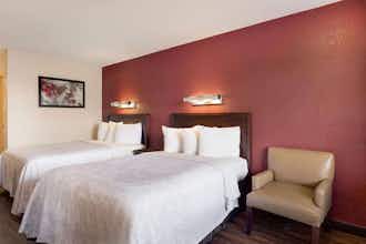 Hotel Super 8 Deerfield/Northbrook photo 1
