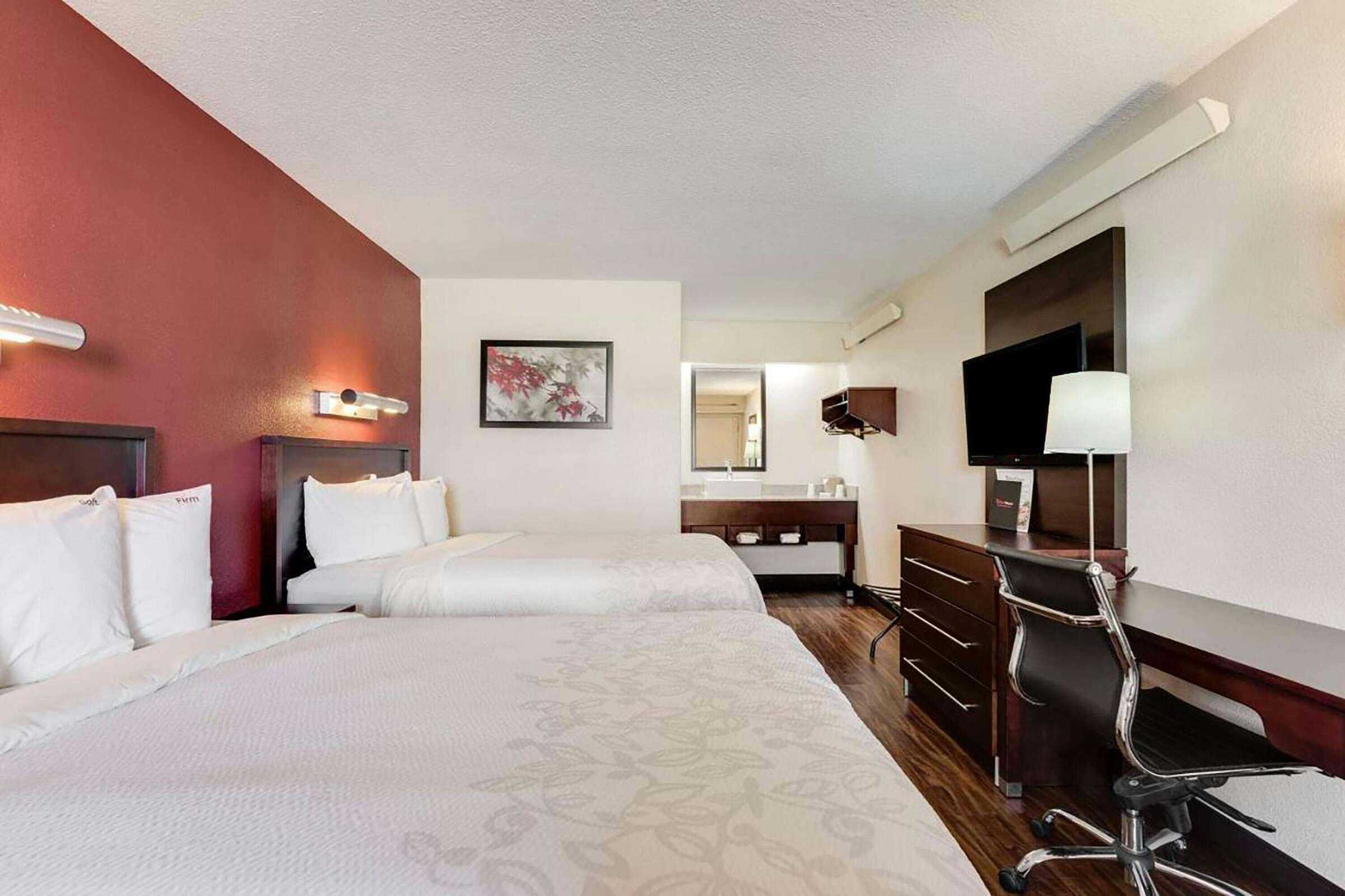 Hotel Super 8 by Wyndham Deerfield/Northbrook photo 5