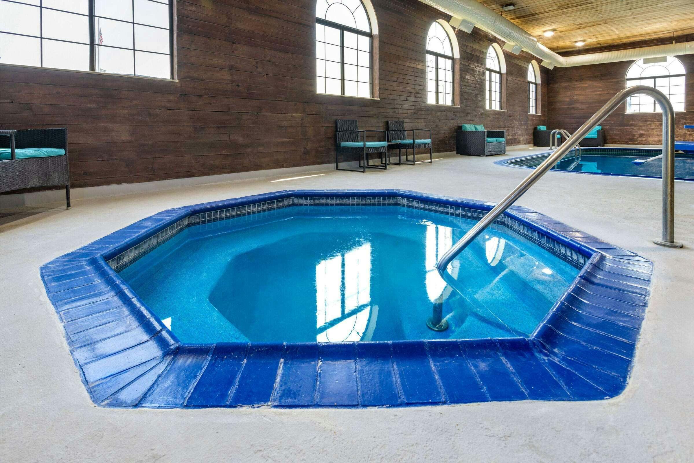 Hotel Days Inn by Wyndham Iron Mountain photo 4