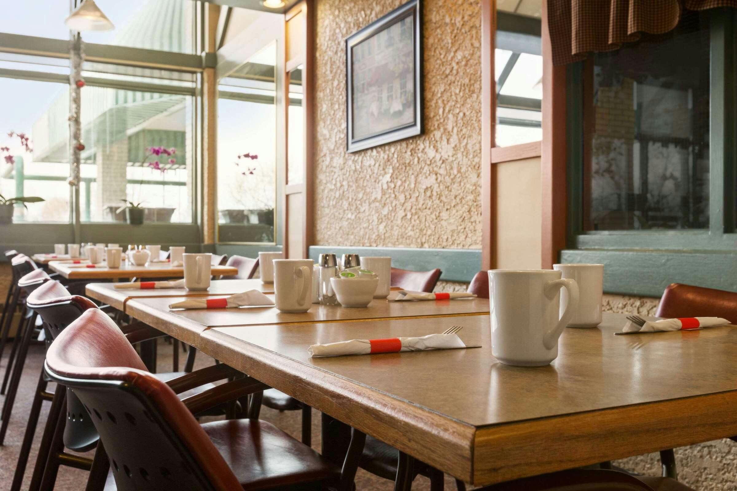 Hotel Travelodge by Wyndham Winnipeg East photo 3