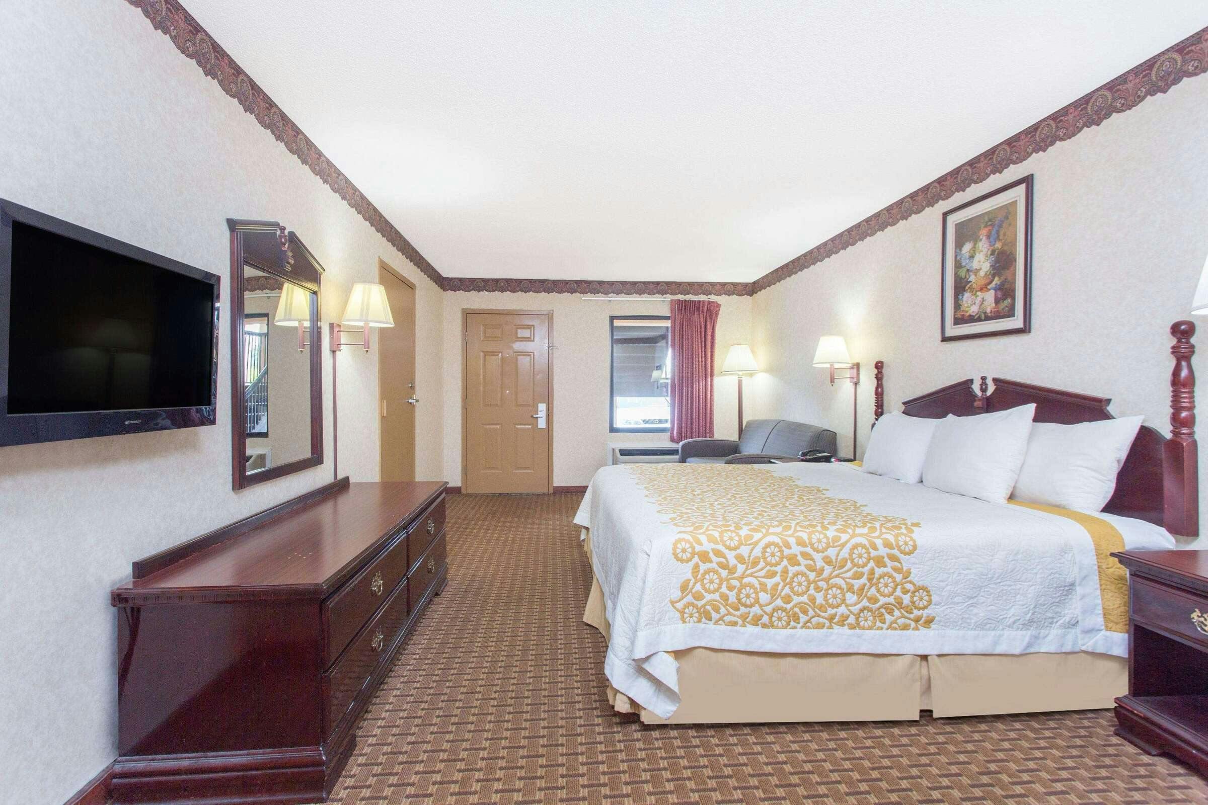 Hotel Days Inn Thomaston photo 1