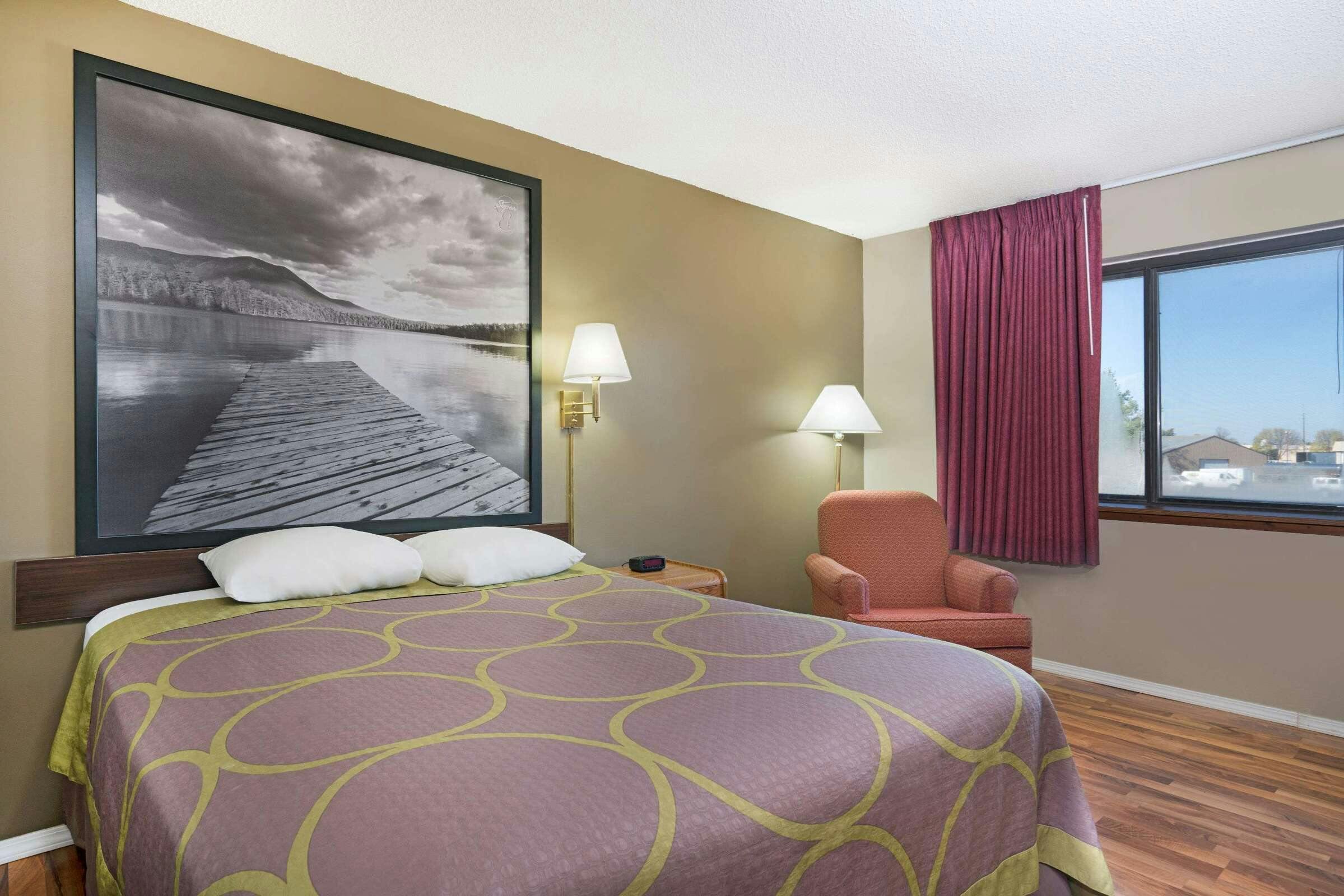 Hotel Super 8 Marshall photo 3