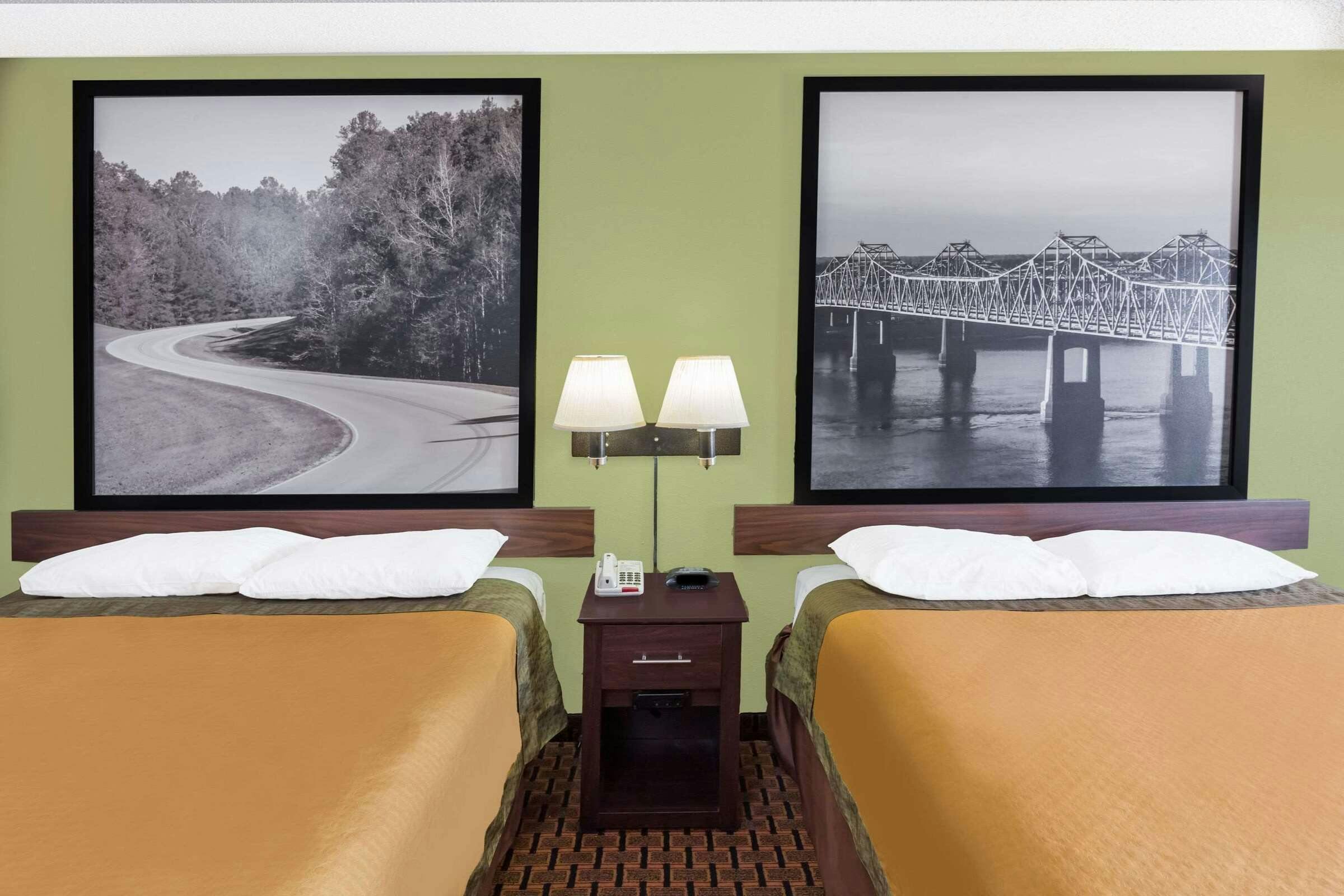 Hotel Super 8 Madison Ridgeland Are photo 5