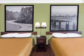 Hotel Super 8 Madison Ridgeland Are photo 5