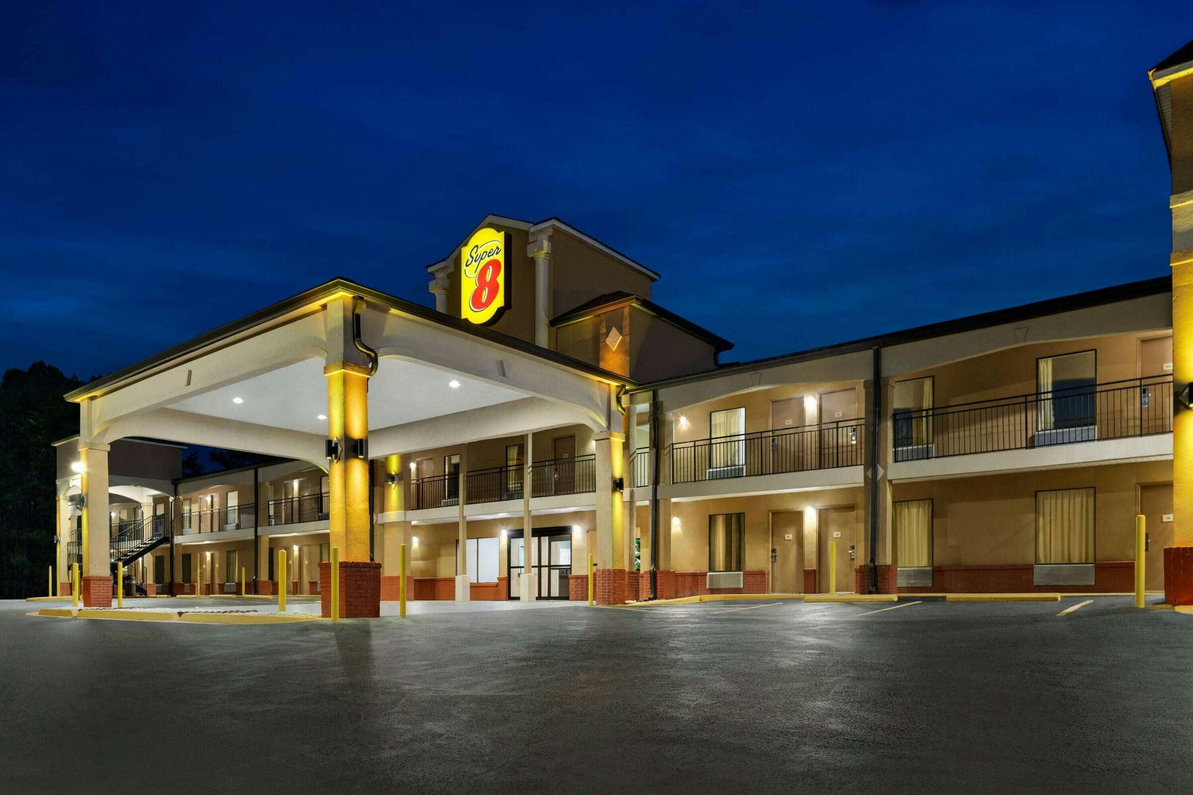 Hotel Super 8 by Wyndham Pearl/Jackson/East photo 1