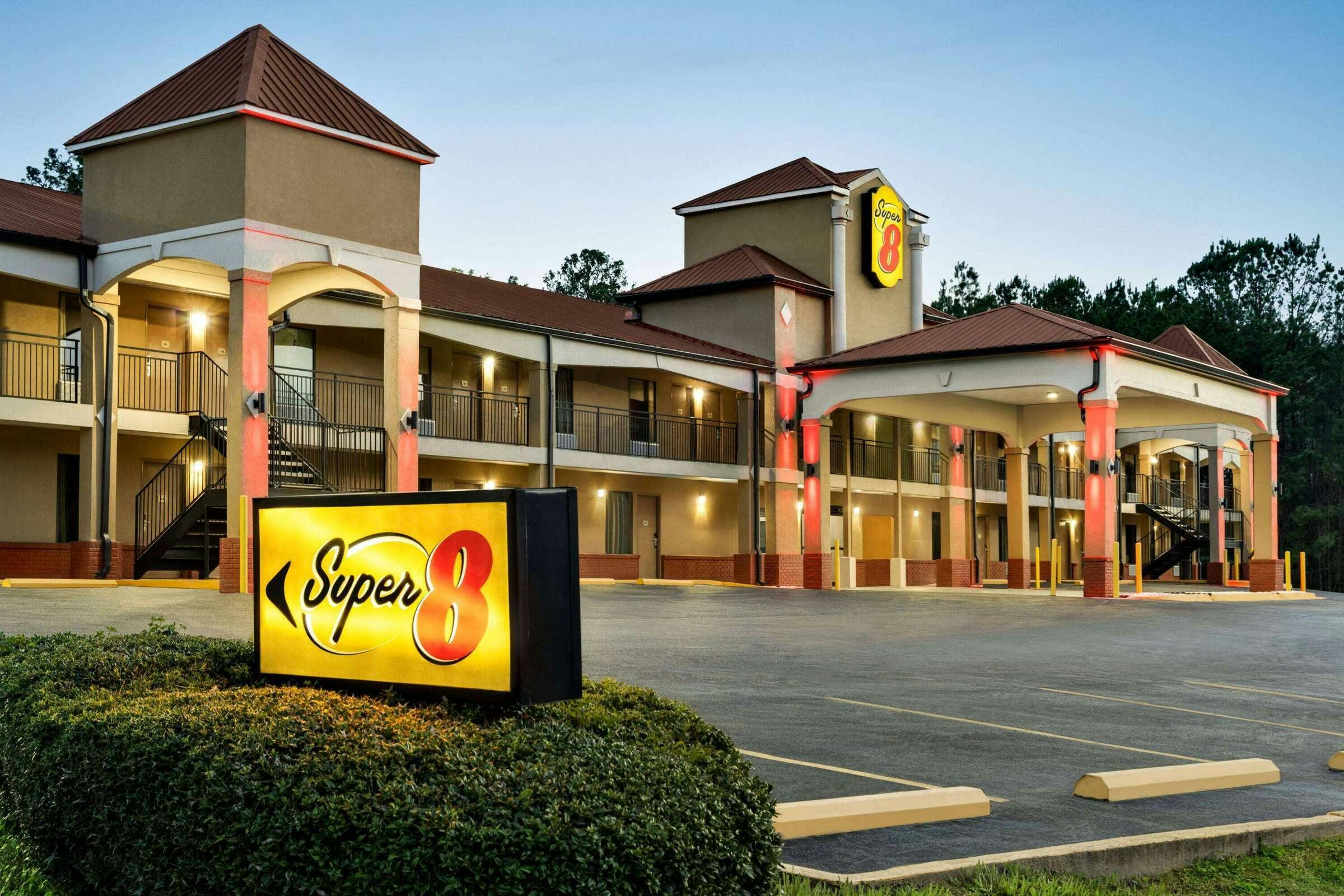 Hotel Super 8 by Wyndham Pearl/Jackson/East photo 2