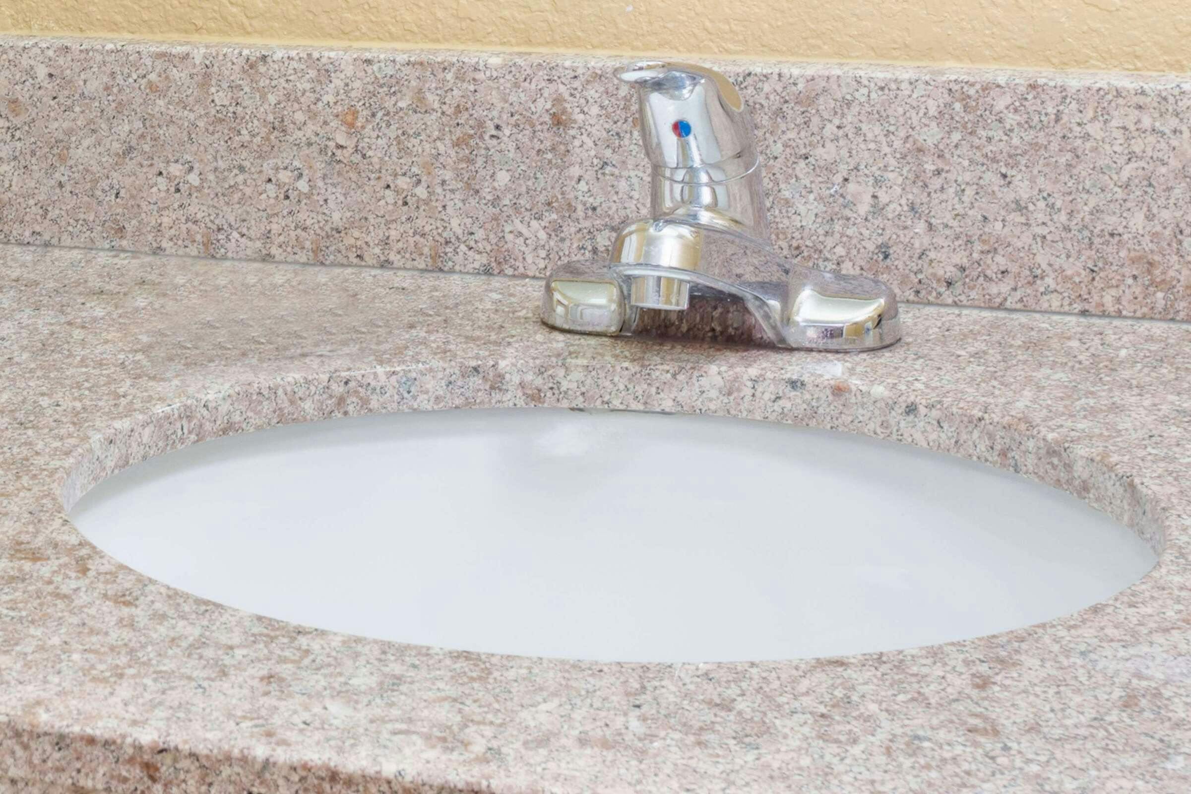 Hotel Super 8 by Wyndham Gainesville photo 5