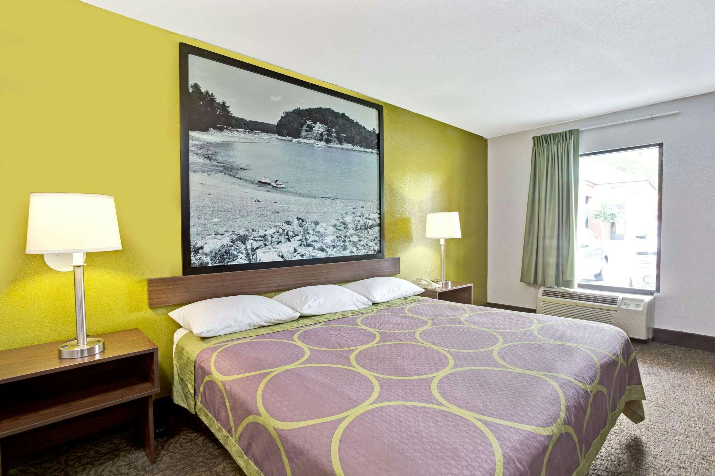 Hotel Super 8 by Wyndham Gainesville photo 1