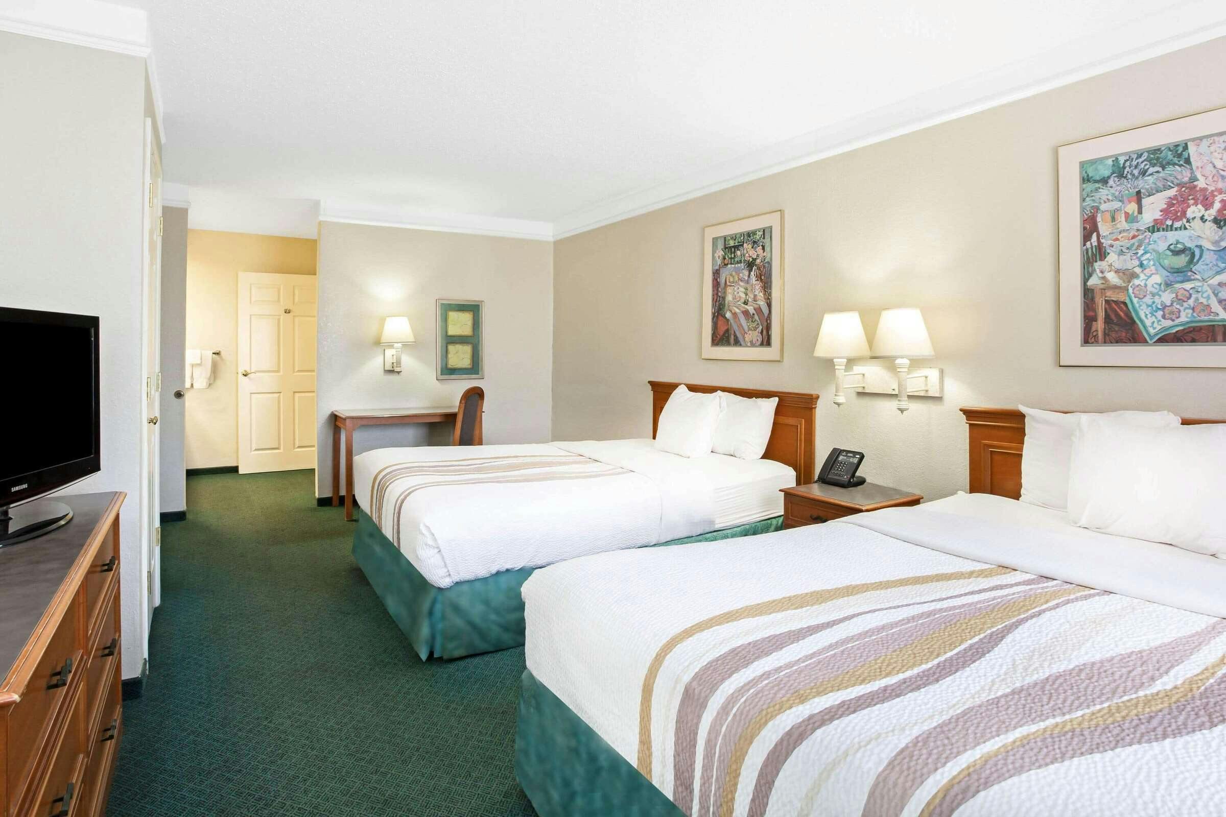 Hotel Baymont by Wyndham Fort Stockton photo 1