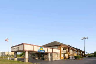 Hotel Days Inn by Wyndham Queensbury/Lake George photo 2