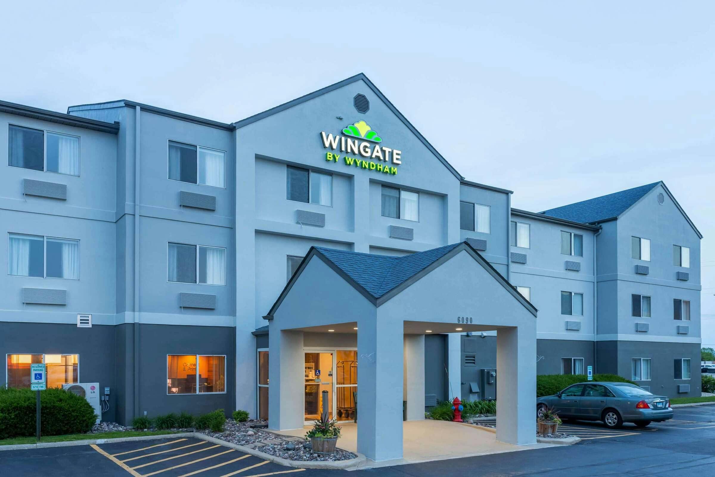 Hotel Wingate Gurnee photo 1