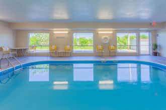 Hotel Wingate Gurnee photo 2