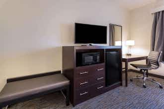 Hotel Wingate Gurnee photo 5