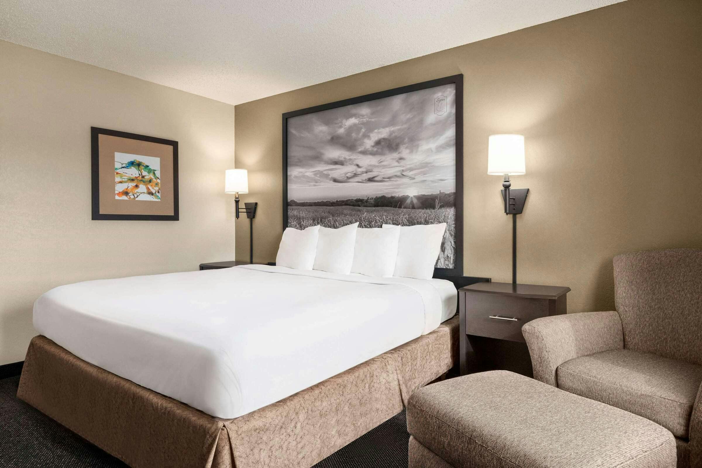 Hotel Super 8 Lincoln North photo 5