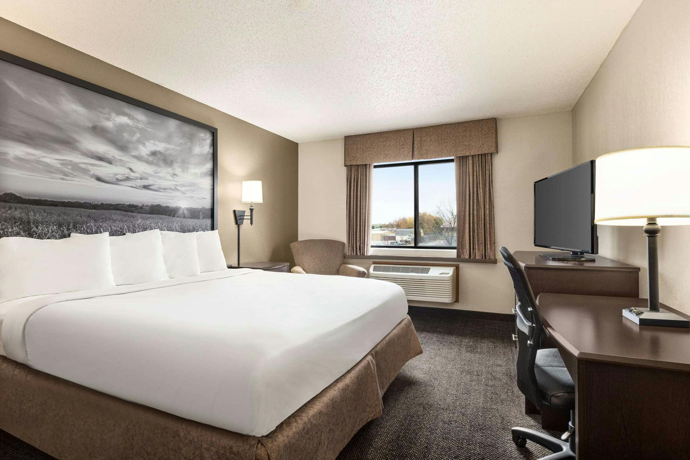 Hotel Super 8 Lincoln North photo 4