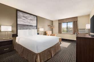 Hotel Super 8 Lincoln North photo 2