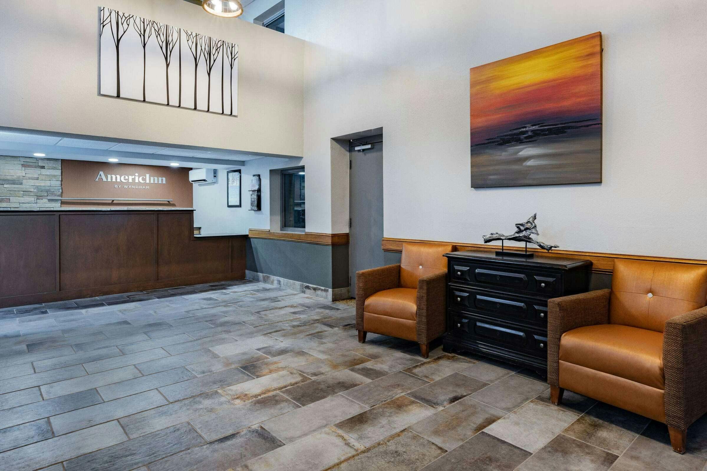 Hotel AmericInn by Wyndham Apple Valley photo 2