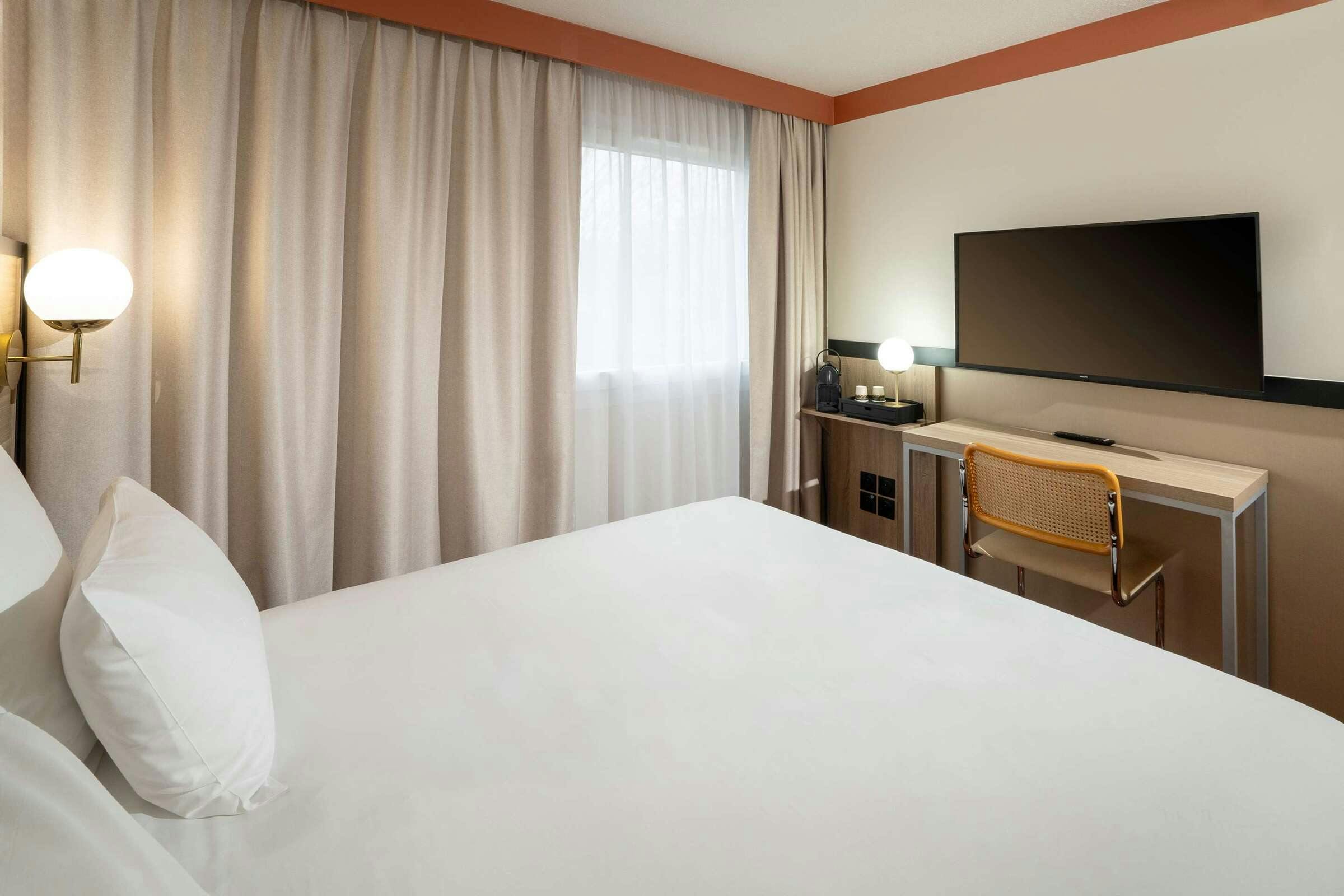 Hotel Sure Hotel By Best Western Caen Memorial photo 5