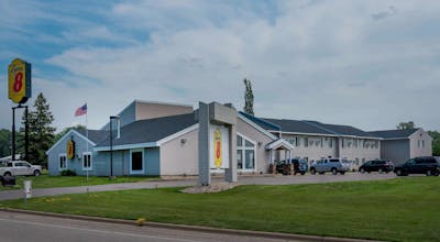 Super 8 by Wyndham Glenwood