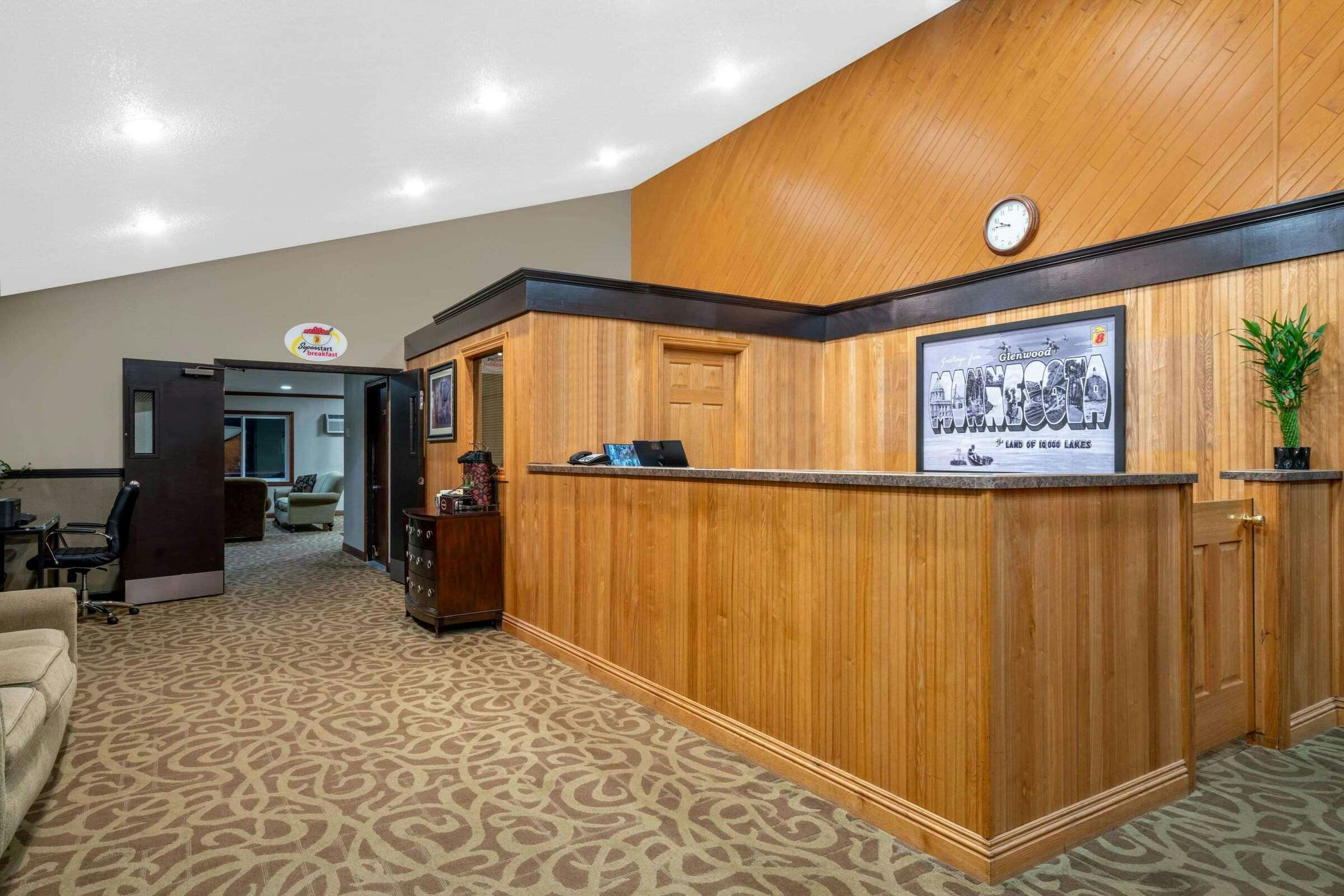Hotel Super 8 by Wyndham Glenwood photo 1