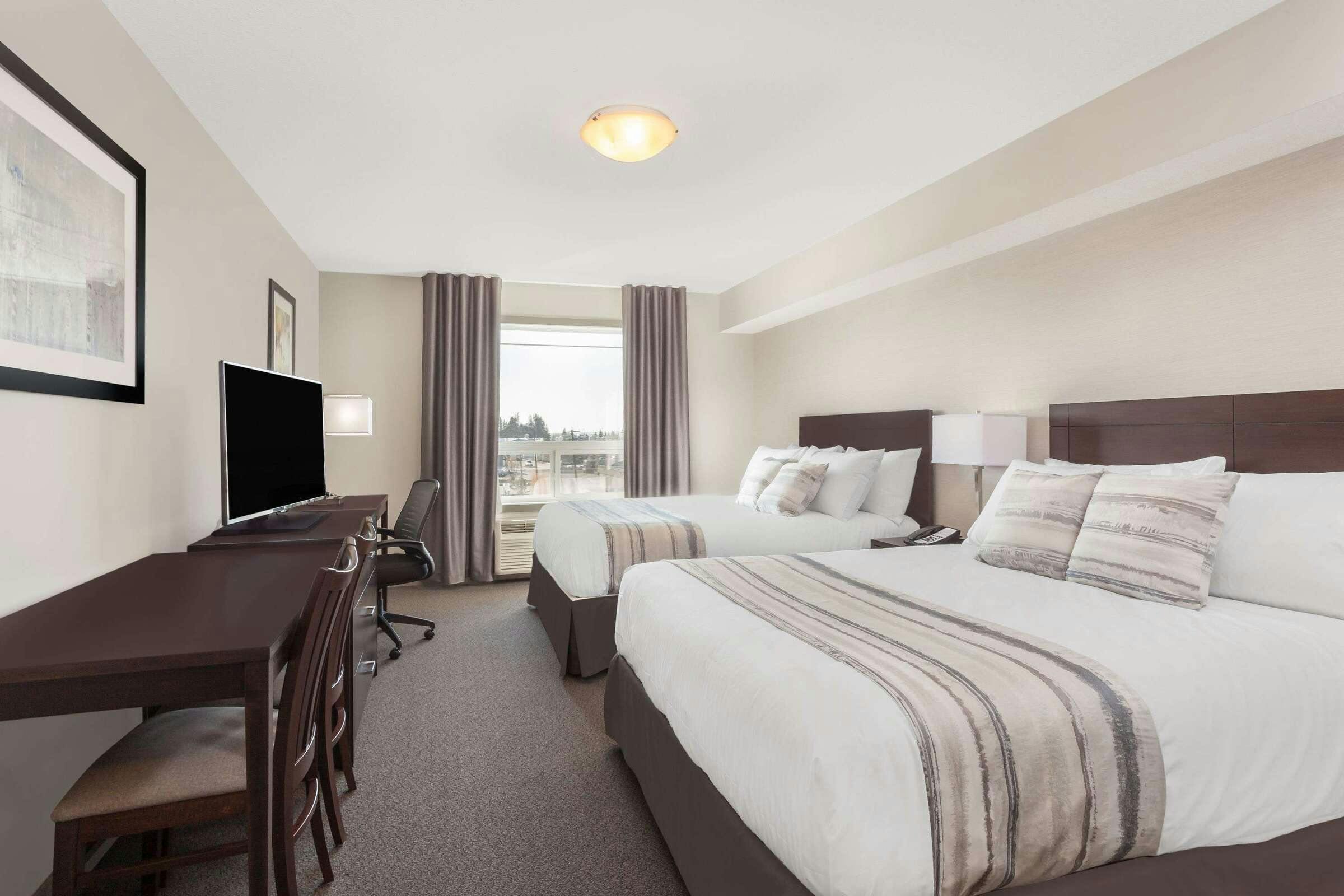 Hotel Ramada by Wyndham Grassland photo 3