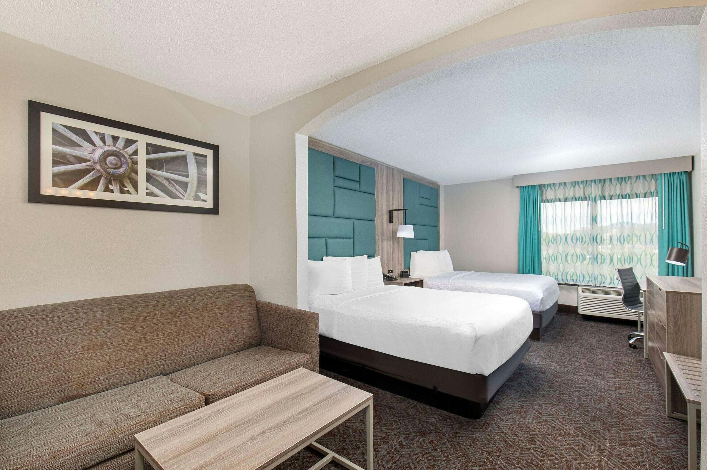 Hotel La Quinta Inn & Suites by Wyndham Pigeon Forge-Dollywood photo 1