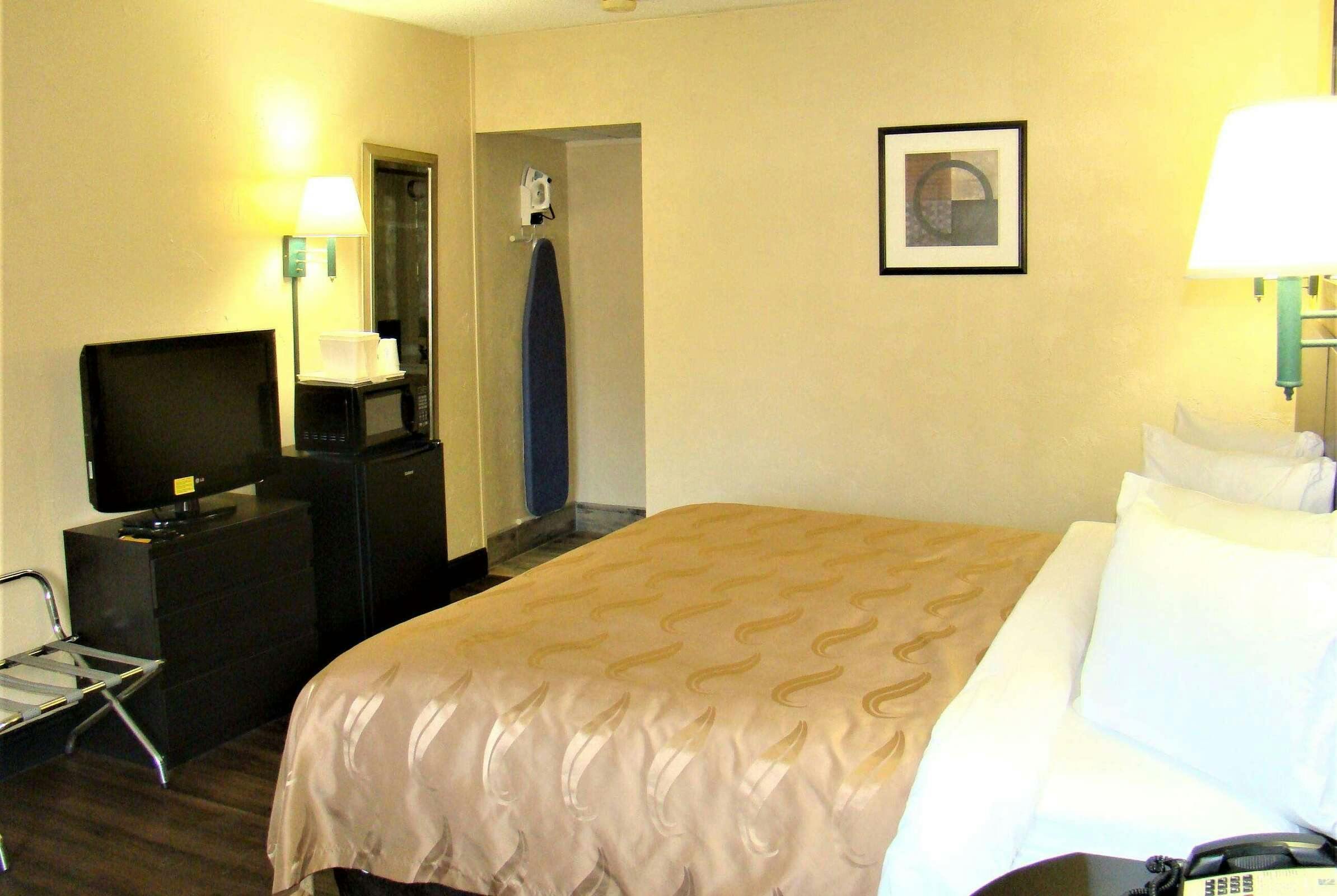 Hotel BU Front Royal SNP photo 1