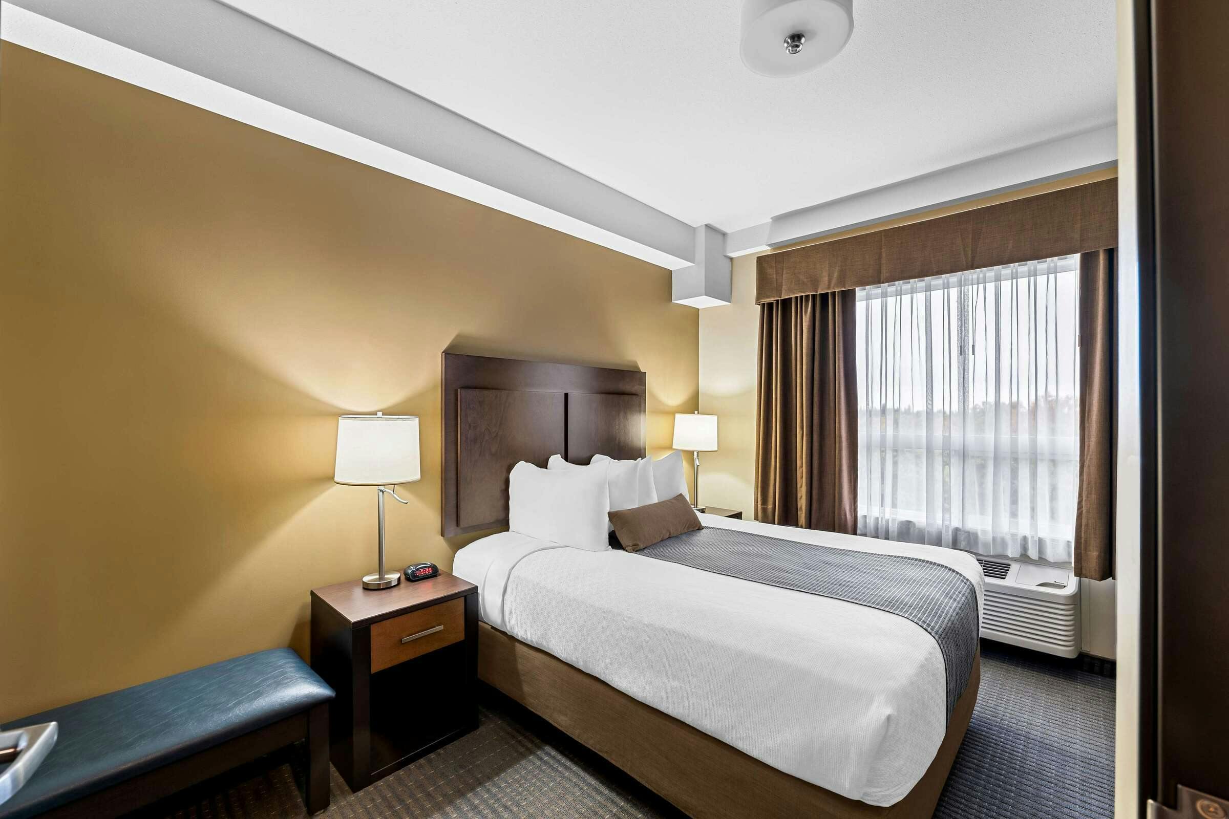 Hotel Best Western Plus Lacombe Inn & Suites photo 2