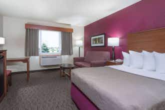 Hotel AmericInn Baldwin photo 5