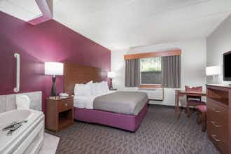 Hotel AmericInn Baldwin photo 1