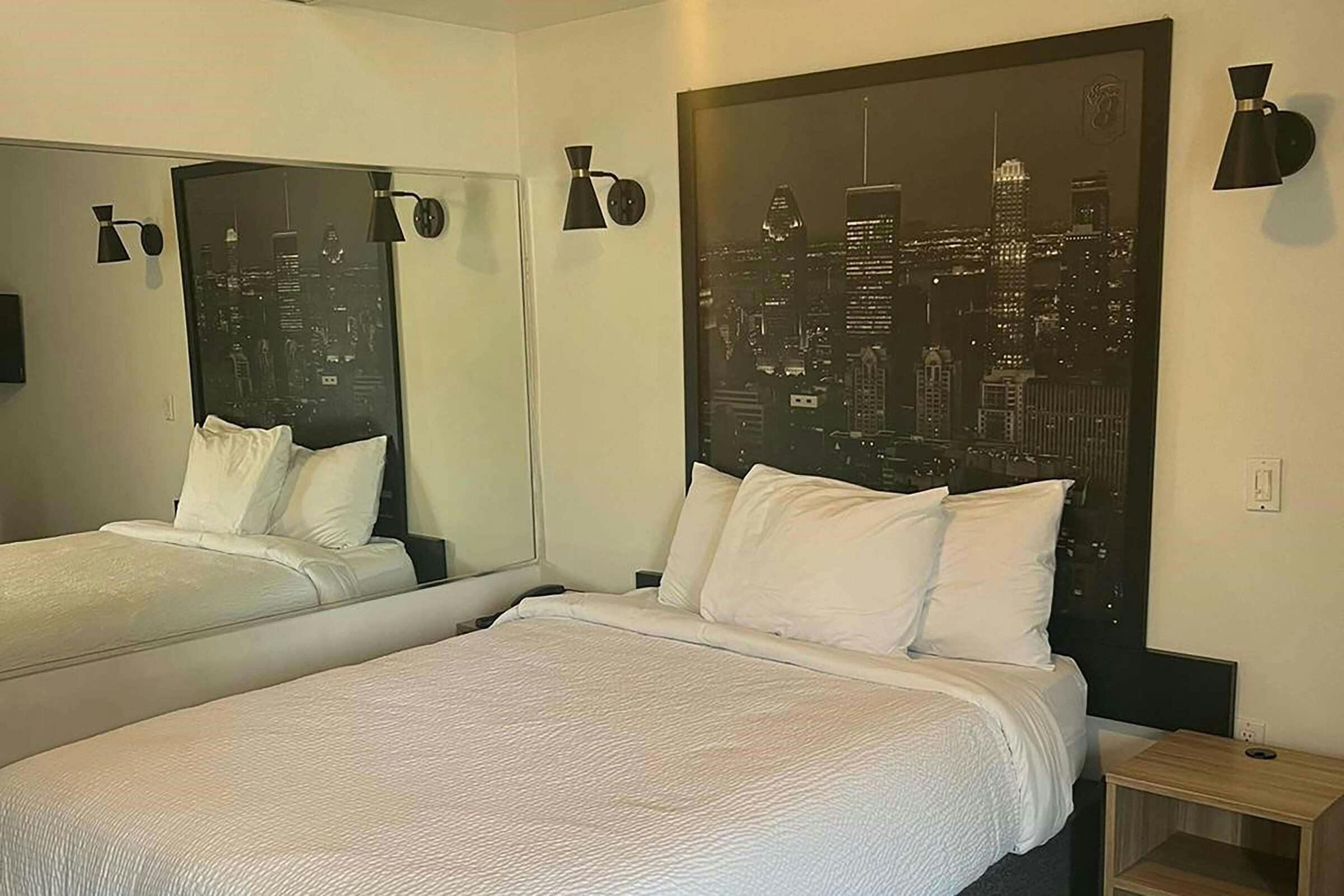 Hotel Super 8 Montreal photo 3