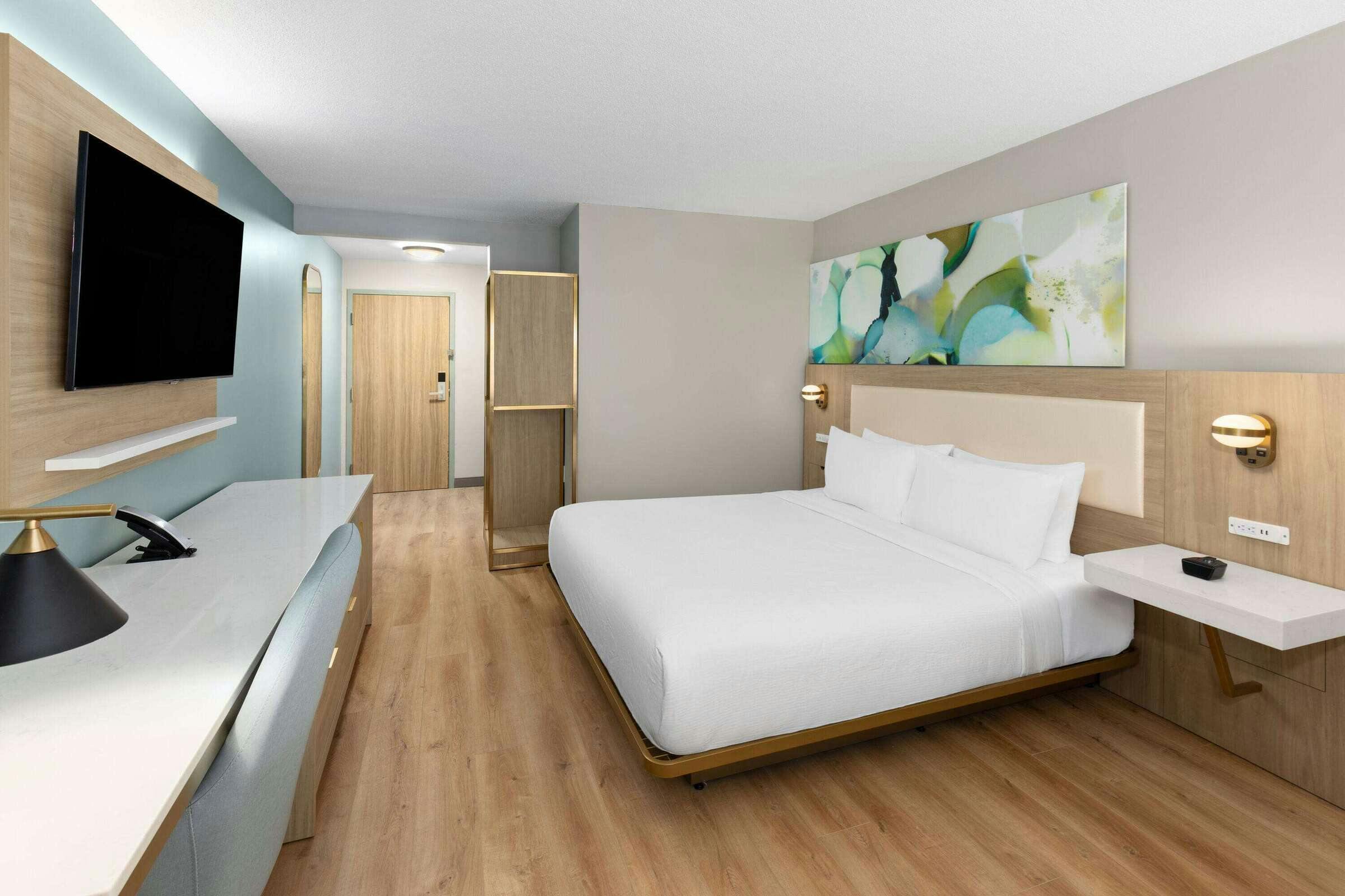 Hotel Wyndham Garden Louisville KY photo 2